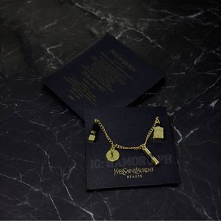 (Category: ) located in . Submitted by thetopspotfashionboutique (Listing ID 1292777966, Image 1). Description: .