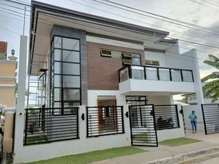 Preselling 5- bedroom single detached house and lot for sale in Corona del Mar Talisay City