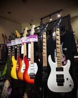(Category: ) located in . Submitted by JamcrewMusicStudio (Listing ID 1292682317, Image 1). Description: .