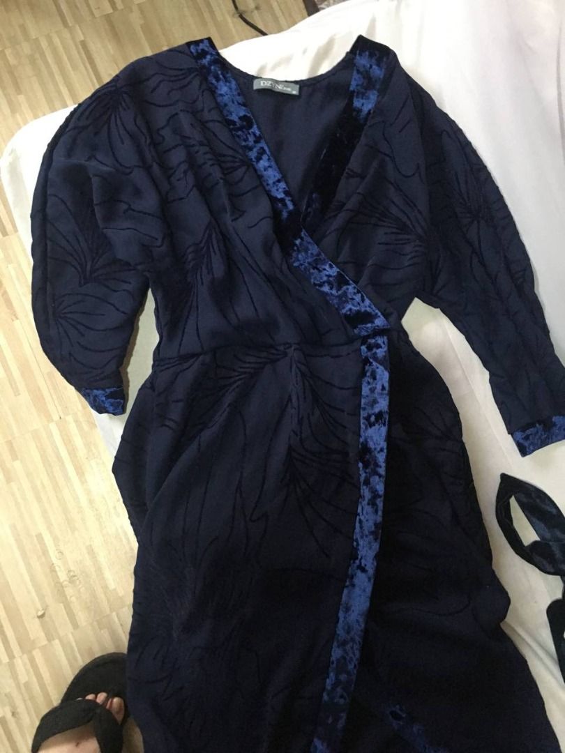 Royal Blue Formal Midi Dress (Category: Dresses) located in Quezon City. Submitted by macey_store (Listing ID 1292666023, Image 2). Description: Royal Blue Formal Midi Dress Good Material Fits Medium - Semi Large.