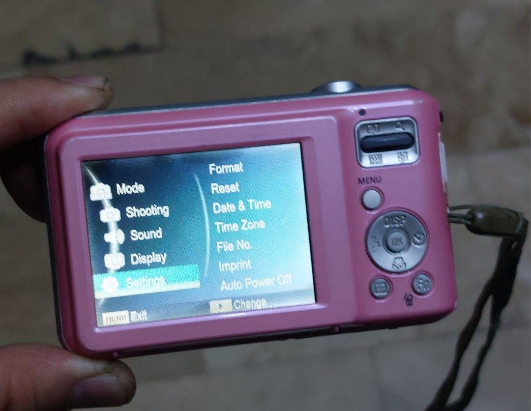 samsung es60 ccd sensor pink (Category: Cameras) located in Manila. Submitted by jonrick.co (Listing ID 1292633504, Image 2). Description: samsung es60 ccd sensor pink execellent working condition working flash unit battery memory universal charger no to lowballers actual and sample pics posted wag mag request kung HINDI nyo gusto ang presyo.