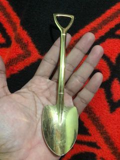 Small metal golden shovel