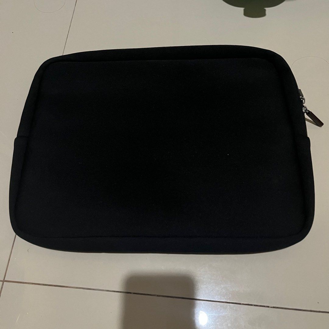 Tas sleeve laptop hush puppies original, Fesyen Pria, Tas Dompet