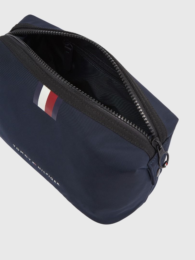 Tommy hilfiger washbag discount