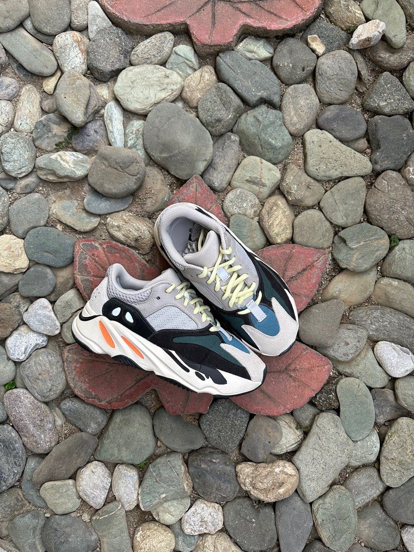 Yeezy 700 wave runner size 5 on sale