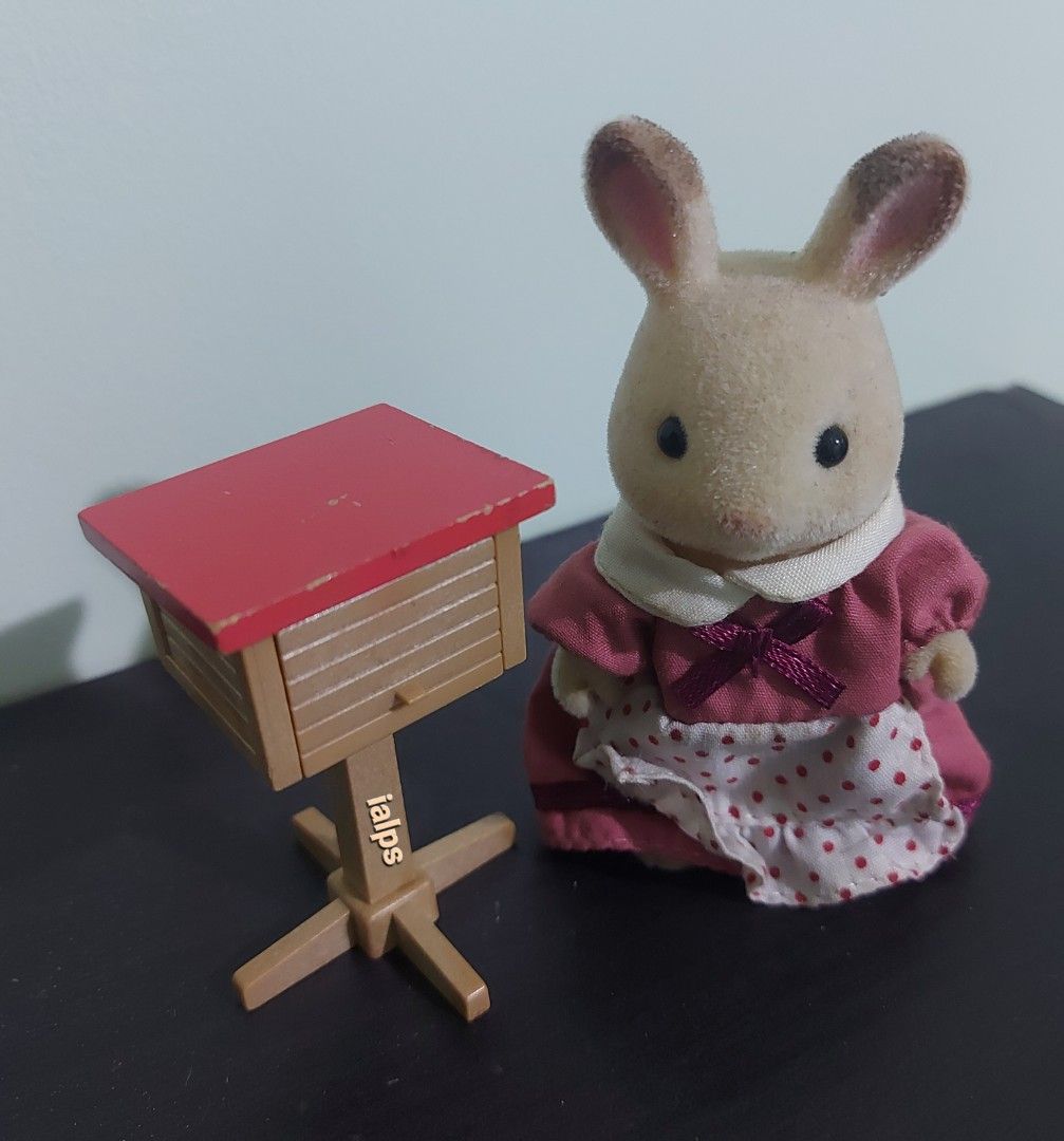 1986 Sylvanian Families Mailbox (Category: Vintage Collectibles) located in Angono. Submitted by lpsflover (Listing ID 1292812250, Image 2). Description: 10 With few scratches. Complete feet stand parts, no broken nor cracked parts. In good condition. Highly collectible. No original box. Payment via BDO/BPI. Shipping via Lalamove..