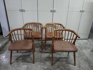 4 DINING CHAIRS windsor