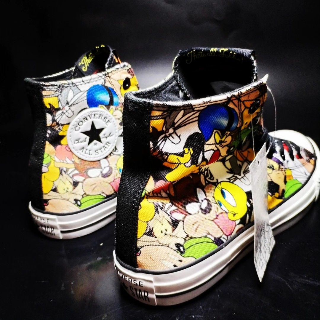 Looney tunes best sale converse uk