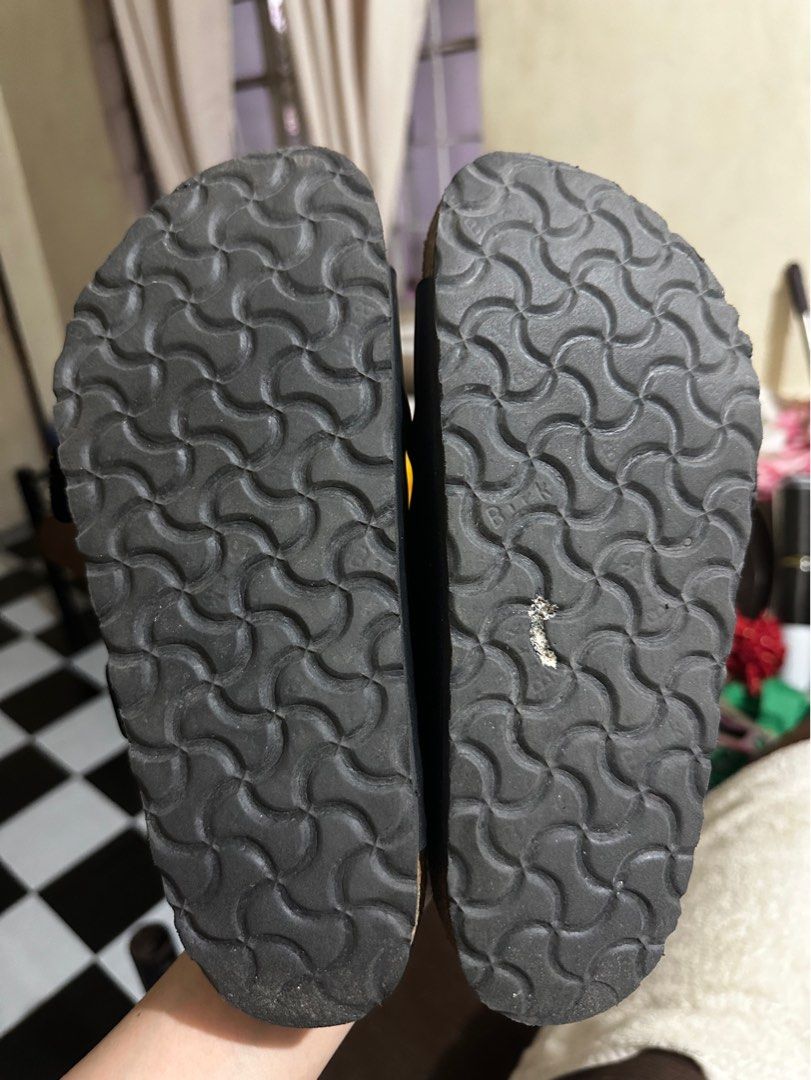 BIRKENSTOCK BIRKO-FLOR MATTE BLACK SIZE 36 (Category: Sandals) located in Manila. Submitted by colbap (Listing ID 1292902370, Image 3). Description: Original Used with care No bad smell Lady owned Size 36 womens Negooo :) just pm me .