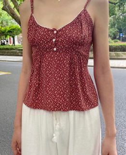 Brandy Melville Red Tiffany Floral Tank Top RARE, Women's Fashion, Tops,  Sleeveless on Carousell