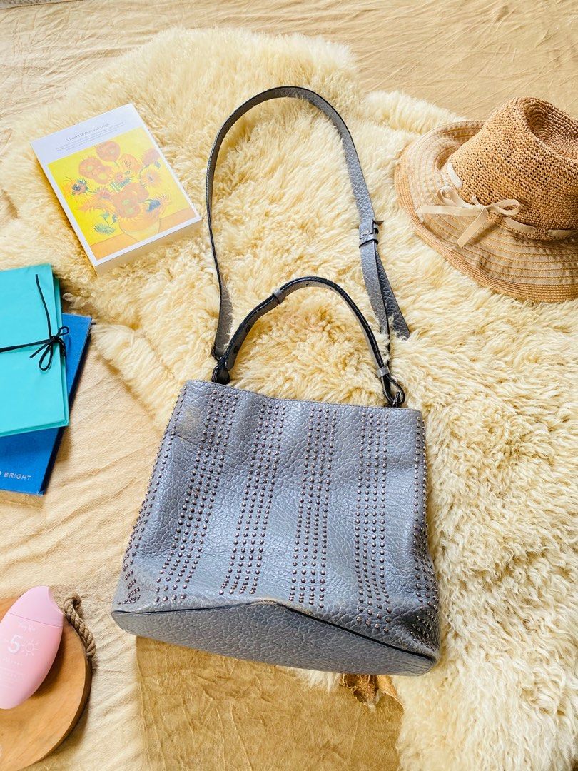bruno magli two way (Category: Purses & Pouches) located in Davao. Submitted by the_lux_by_harlo (Listing ID 1292879136, Image 1). Description: .