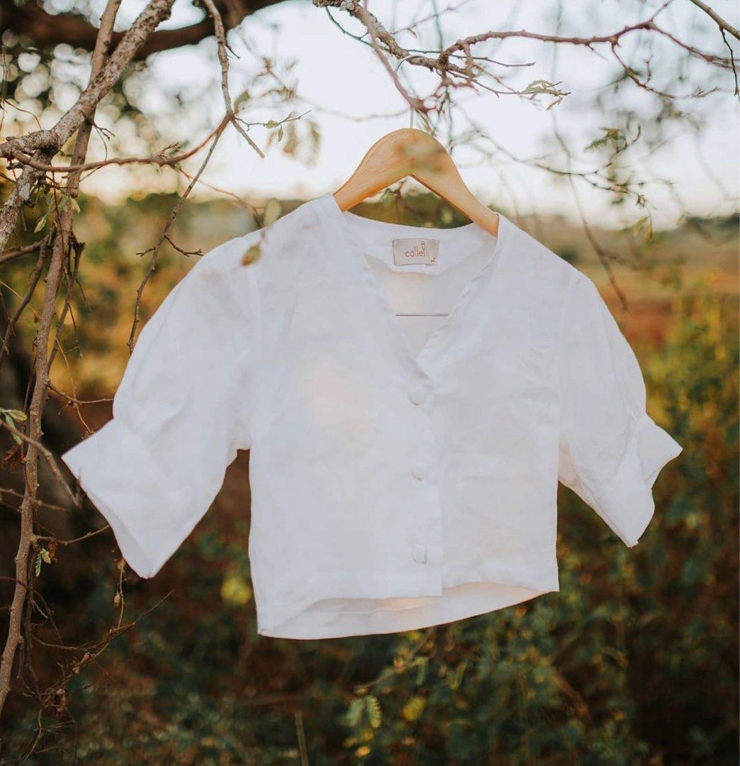Callelily Daphne Linen Blouse (Category: Blouses) located in Manila. Submitted by ap3r0lspr1tz (Listing ID 1292827365, Image 1). Description: 🌴🏄‍♀️ Callelily Daphne Linen Blouse - Worn once - In perfect condition - Bought for ₱940 + sf.