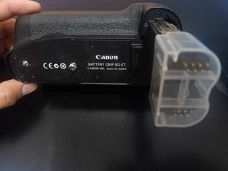 Canon BG-E7 Battery Grip for the EOS 7D (Not for Mark II) Digital SLR Camera