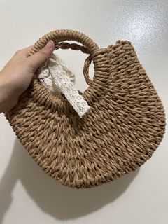 Casual beach straw bag - shoulder/cross body