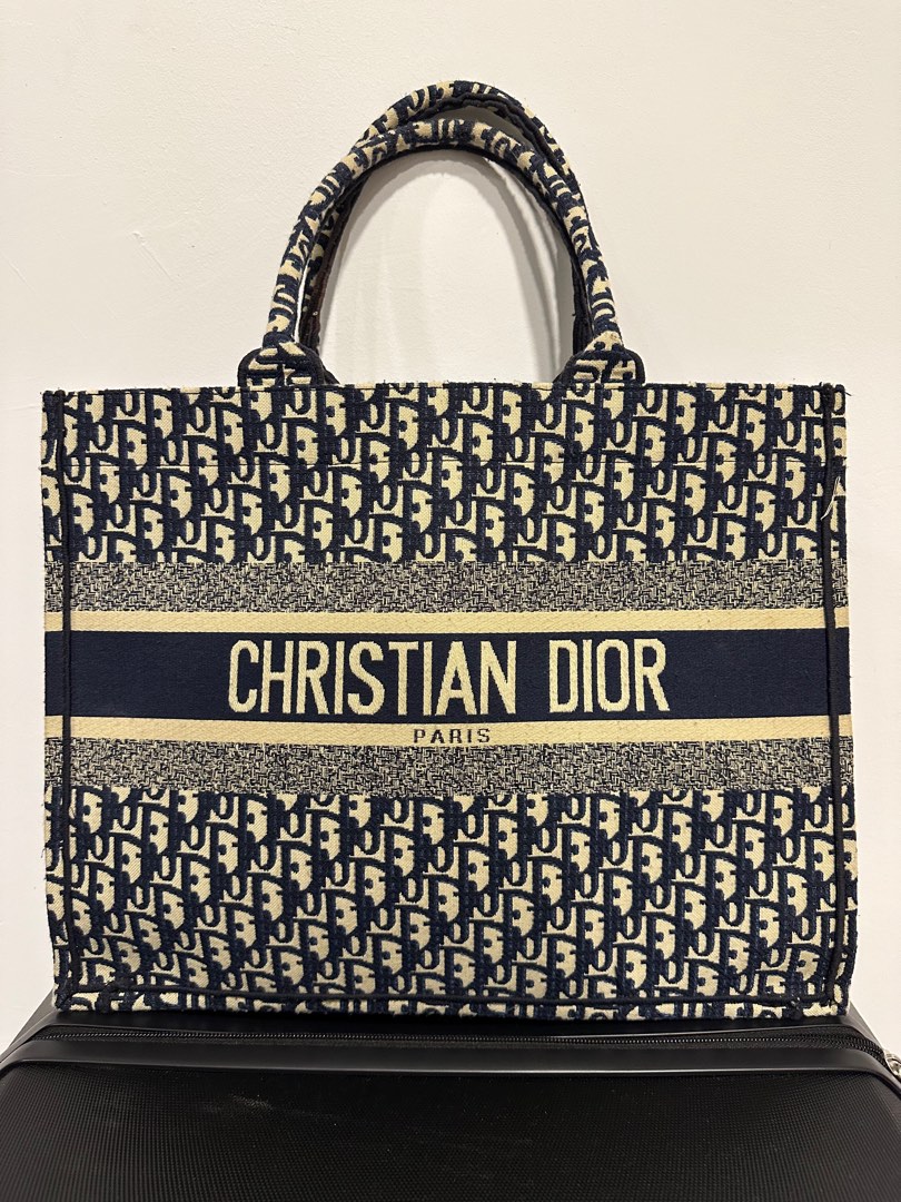 Christian Dior On The Go