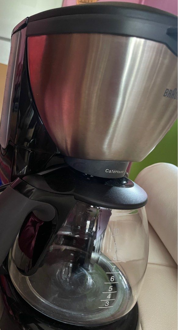 Coffee maker (Category: Coffee Machines & Makers) located in Singapore. Submitted by scarlet_1610 (Listing ID 1292824152, Image 2). Description: Braun coffee maker drip. Good condition.