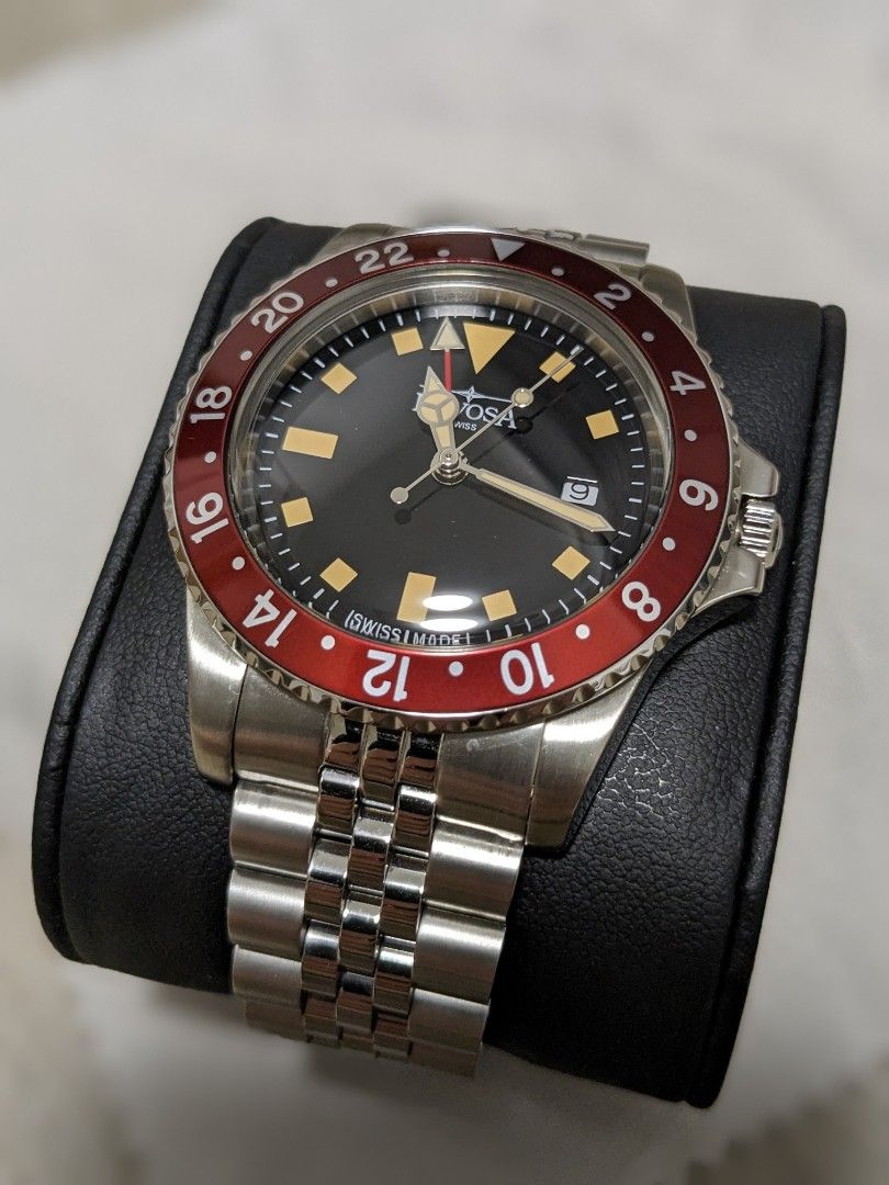 Davosa Vintage Diver red bezel GMT Swiss Made Quartz Watch Men s Fashion Watches Accessories Watches on Carousell