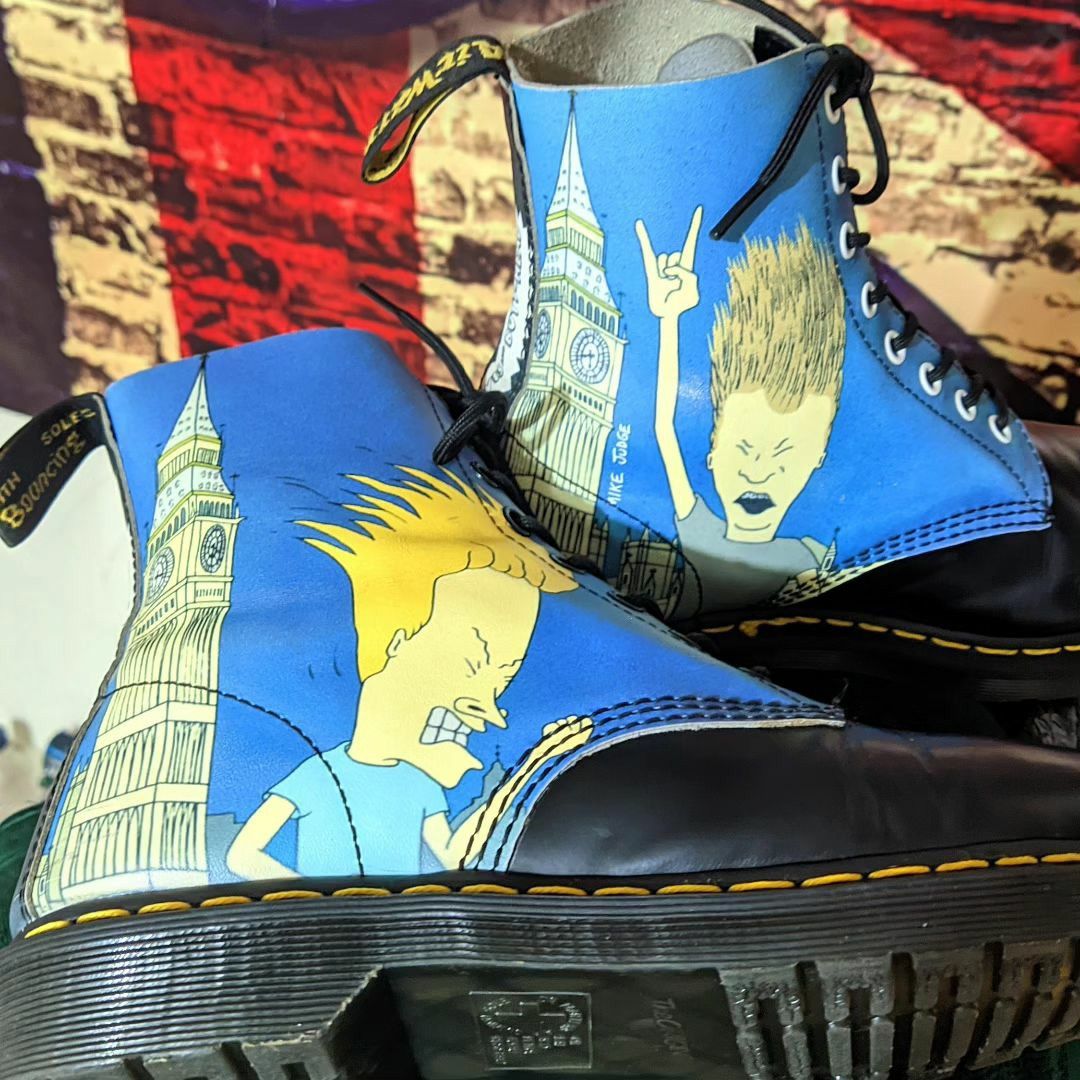 Dr.Martens 1460 The BEAVIS and BUTT HEAD Fesyen Pria Sepatu Sepatu Boot di Carousell