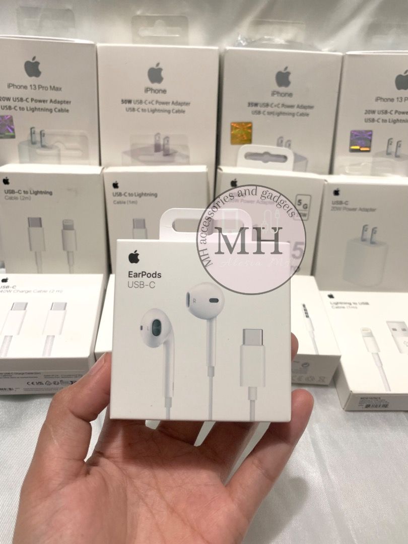 Earpods USB-C (Category: Headphones & Headsets) located in Manila. Submitted by mh.gadgetsaccessories (Listing ID 1292981664, Image 1). Description: IPHONE FAST CHARGER⚡️⚡️⚡️ ALL CHARGER ARE BRANDNEW SEALED💯 IT HAS SERIAL ON CORD💯 SAME DAY DELIVERY WITHIN METRO MANILA SHIP VIA LALAMOVE 🛵 Mode of payment : CASH ON DELIVERY ( COD ) ✔️ GCASH ✔️ NEW : Iphone 15 pro max charger - 35W adapter + 1m cable = 1200 - 35W adapter + 2m cable = 1300 Apple E