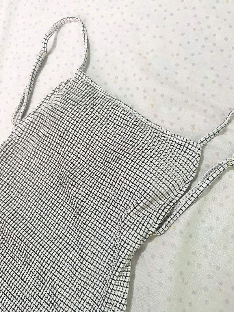 EighthMermaid Lia (Category: Bikinis & Swimsuits) located in Santa Rita. Submitted by teydeclutters (Listing ID 1292805906, Image 2). Description: Lia full piece (not available on site anymore) -used once -white crinkle fabric -very stretchable -with removable pads -comes with eighthmermaid pouch RFS : decluttering.