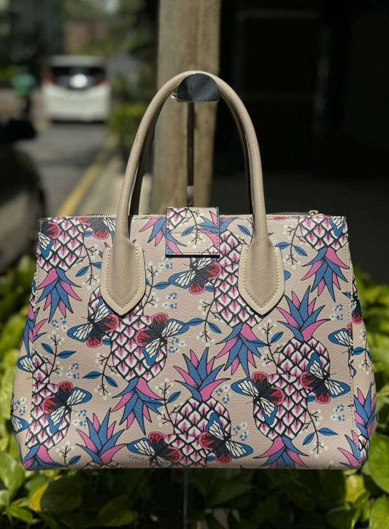 FURLA PINEAPPLE AND BUTTERFLY PRINTED TOTE HANDLE BAG