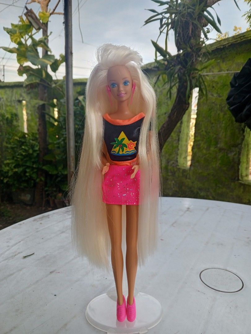 Barbie Daisy Doll Pink Hair Bangs Curvy Nude Fashionista