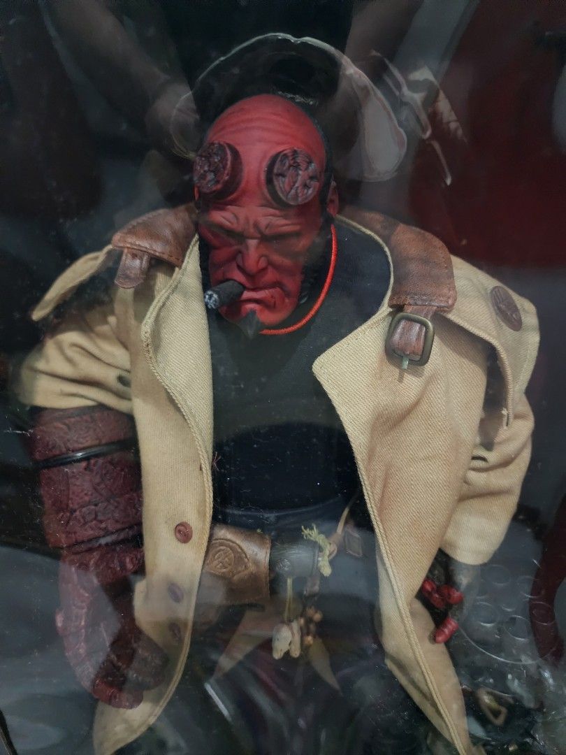 Hellboy 2 The Golden Army 18 inches (Category: Figurines & Statues) located in Antipolo. Submitted by saslbs (Listing ID 1265246215, Image 3). Description: Original Hellboy 2 Golden Army 18 Inch Action Figure in the box prestine condition. 17k Payment thru g-cash. Delivery thru Lbc or lalamove care of buyer..