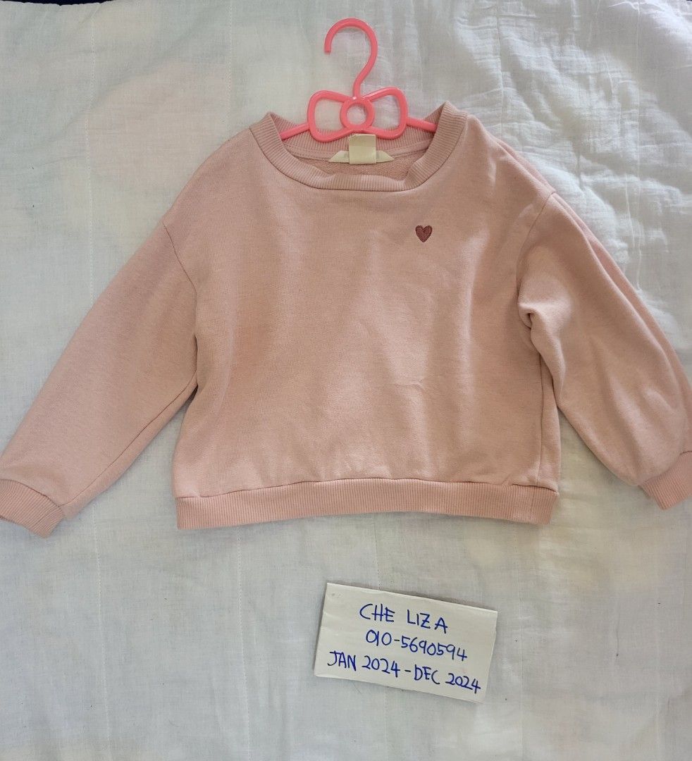 Frozen girls Jumper H&M, Babies & Kids, Babies & Kids Fashion on Carousell