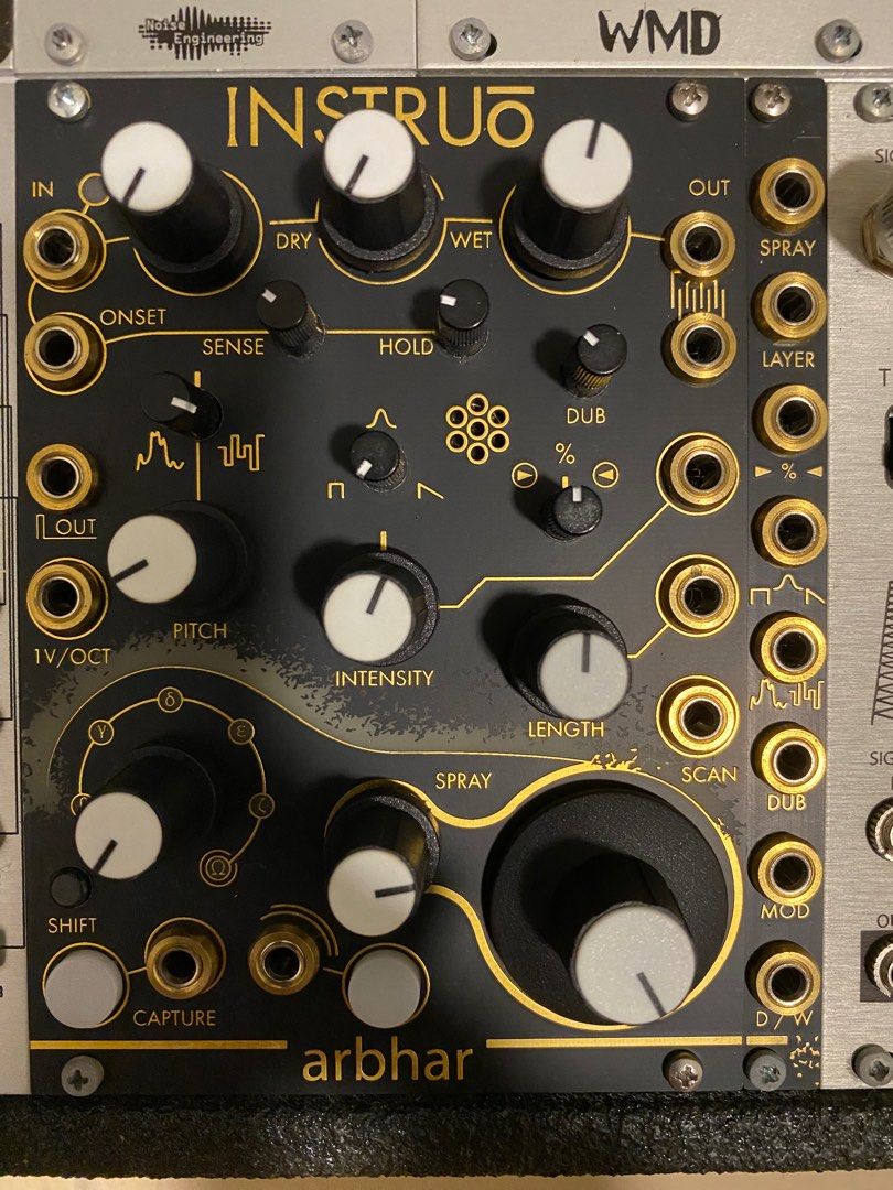 Instruo synth outlet