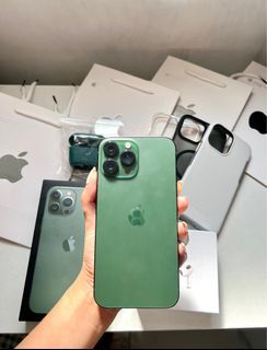IPHONE 13 PRO MAX ALPINE GREEN W FREE AIRPODS 128GB OPENLINE SECONDHAND