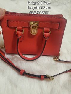 （分類：）位於 。 由 roquehilwa 提交（商品編號 1292960552，圖片 1）。簡介： 。