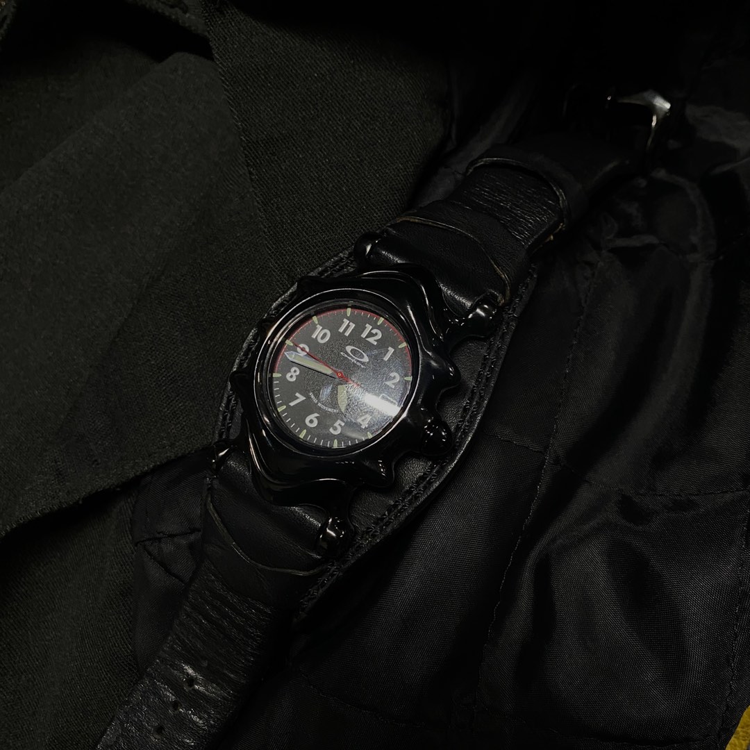Oakley Saddleback Honed Stealth Black Watch, Men's Fashion
