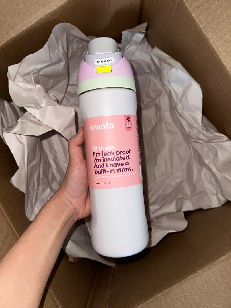 ON HAND - Owala FreeSip Bottle in 24 OZ (Category: Water Bottles & Tumblers) located in Quezon City. Submitted by brownbox.manila (Listing ID 1292887271, Image 1). Description: OWALA FreeSip Water Bottles in 24 OZ ‼️ On hand and ready to ship ASAP 🤗 both are super rare colors to find! Neon Punch - Urban Outfitters Exclusive (orange) - P3200 Candy Coated (light pink) - P3200 *shipping from QC..