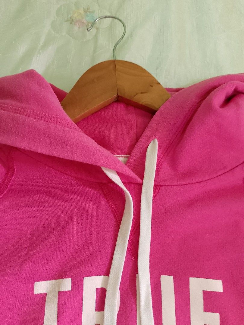 Pink Aeropostale Hoodie (Category: Coats, Jackets and Outerwear) located in Pasig City. Submitted by alms505 (Listing ID 1292844461, Image 2). Description: - Used in good condition - No flaws except yung himulmol, please refer to pics.