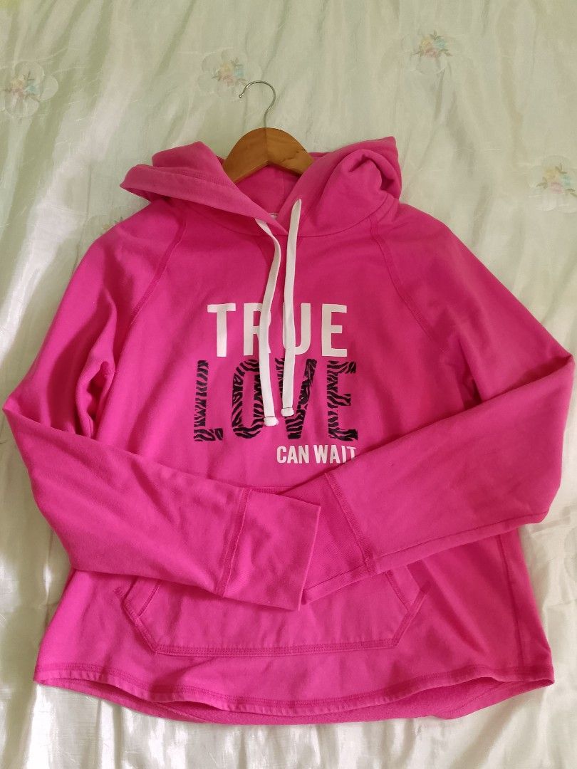 Pink Aeropostale Hoodie (Category: Coats, Jackets and Outerwear) located in Pasig City. Submitted by alms505 (Listing ID 1292844461, Image 1). Description: - Used in good condition - No flaws except yung himulmol, please refer to pics.
