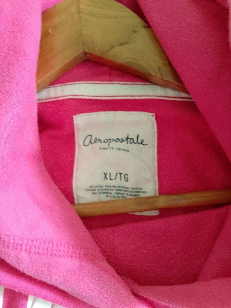 Pink Aeropostale Hoodie (Category: Coats, Jackets and Outerwear) located in Pasig City. Submitted by alms505 (Listing ID 1292844461, Image 3). Description: - Used in good condition - No flaws except yung himulmol, please refer to pics.