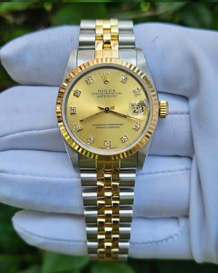 Rolex Junior Half-Gold Datejust 31mm Ref. 68273 (Category: Luxury Watches) located in Manila. Submitted by bagislifeshop (Listing ID 1292938261, Image 2). Description: 100% Authentic Rolex Junior Half-Gold Datejust 31mm Ref. 68273 🤙 All watches come with 6 months in-house movement warranty 🤙 •Condition of watch: 9.5/10 (Pristine and mint condition!) •31mm case diameter with 18kt yellow gold fluted bezel, sapphire crystal glass and Rolex signed 