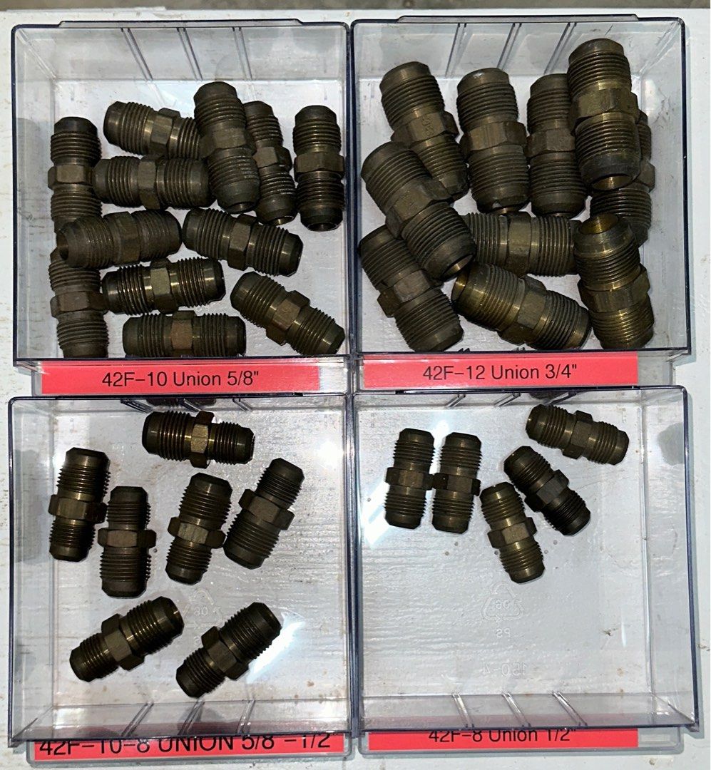 Solid Brass Fittings (Category: Home Improvement Tools & Accessories) located in Singapore. Submitted by brpl7 (Listing ID 1292898607, Image 1). Description: Solid brass fittings. All sold as a lot. .