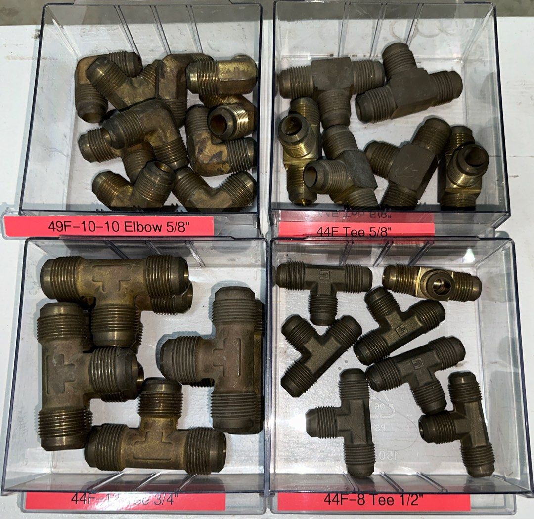 Solid Brass Fittings (Category: Home Improvement Tools & Accessories) located in Singapore. Submitted by brpl7 (Listing ID 1292898607, Image 3). Description: Solid brass fittings. All sold as a lot. .