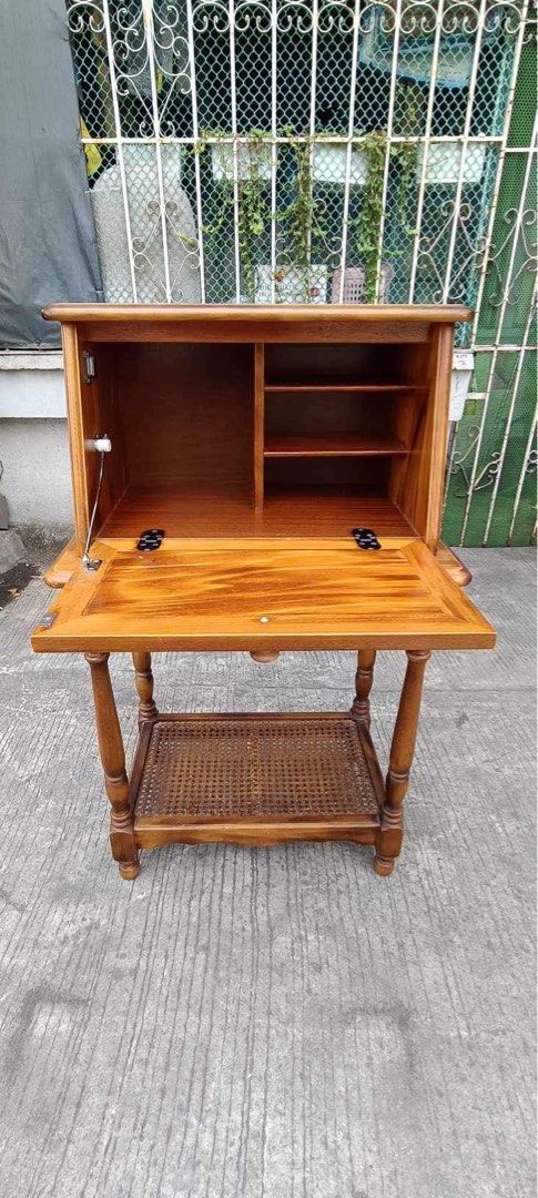 Study table Japan surplus (Category: Tables & Sets) located in Manila. Submitted by Hezcki (Listing ID 1292838620, Image 2). Description: .
