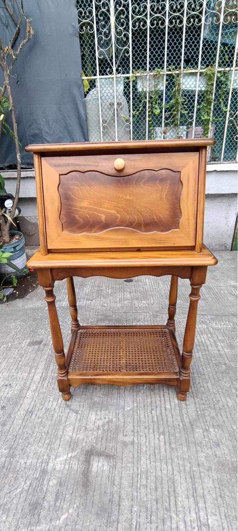 Study table Japan surplus (Category: Tables & Sets) located in Manila. Submitted by Hezcki (Listing ID 1292838620, Image 3). Description: .