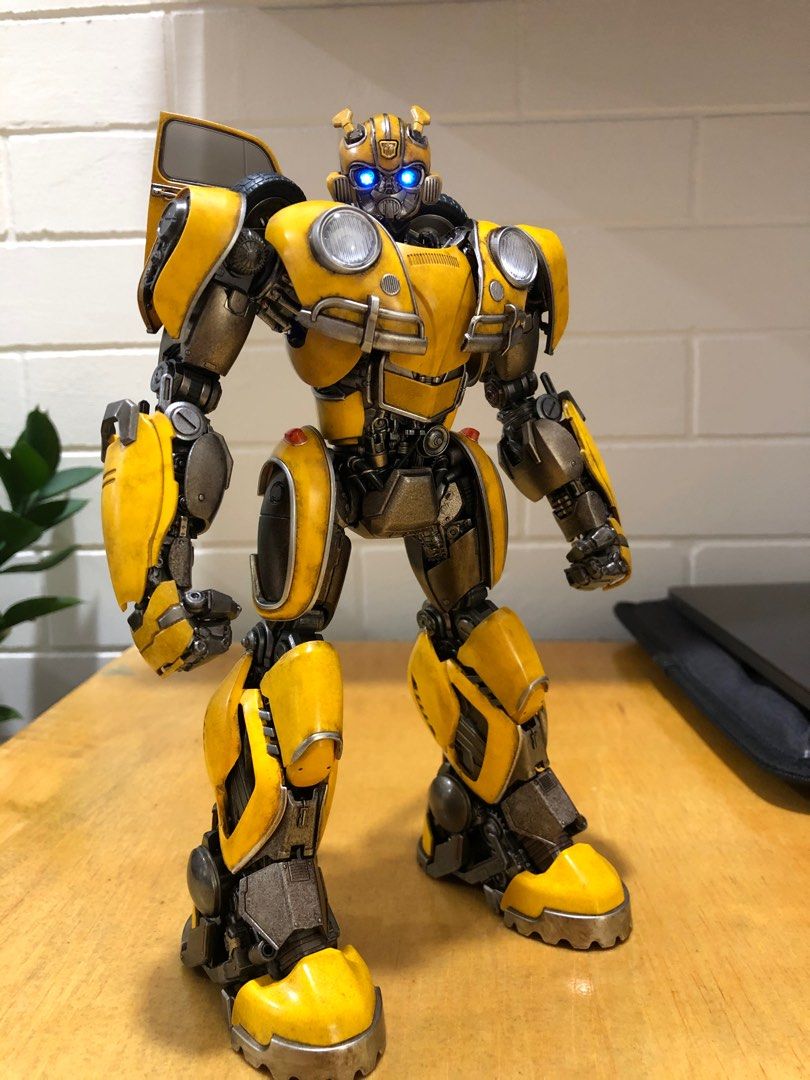 Three zero DLX scale transformer bumblebee Hobbies Toys Toys