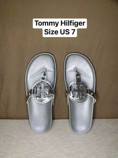 Tommy flip-flops