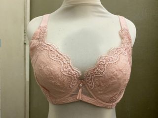 (Category: ) located in . Submitted by prelovedbyfl0 (Listing ID 1292844430, Image 1). Description: .