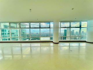 Two Roxas Triangle: 4BR Lower Penthouse For Sale, 550 sqm, 4 parking, P269M