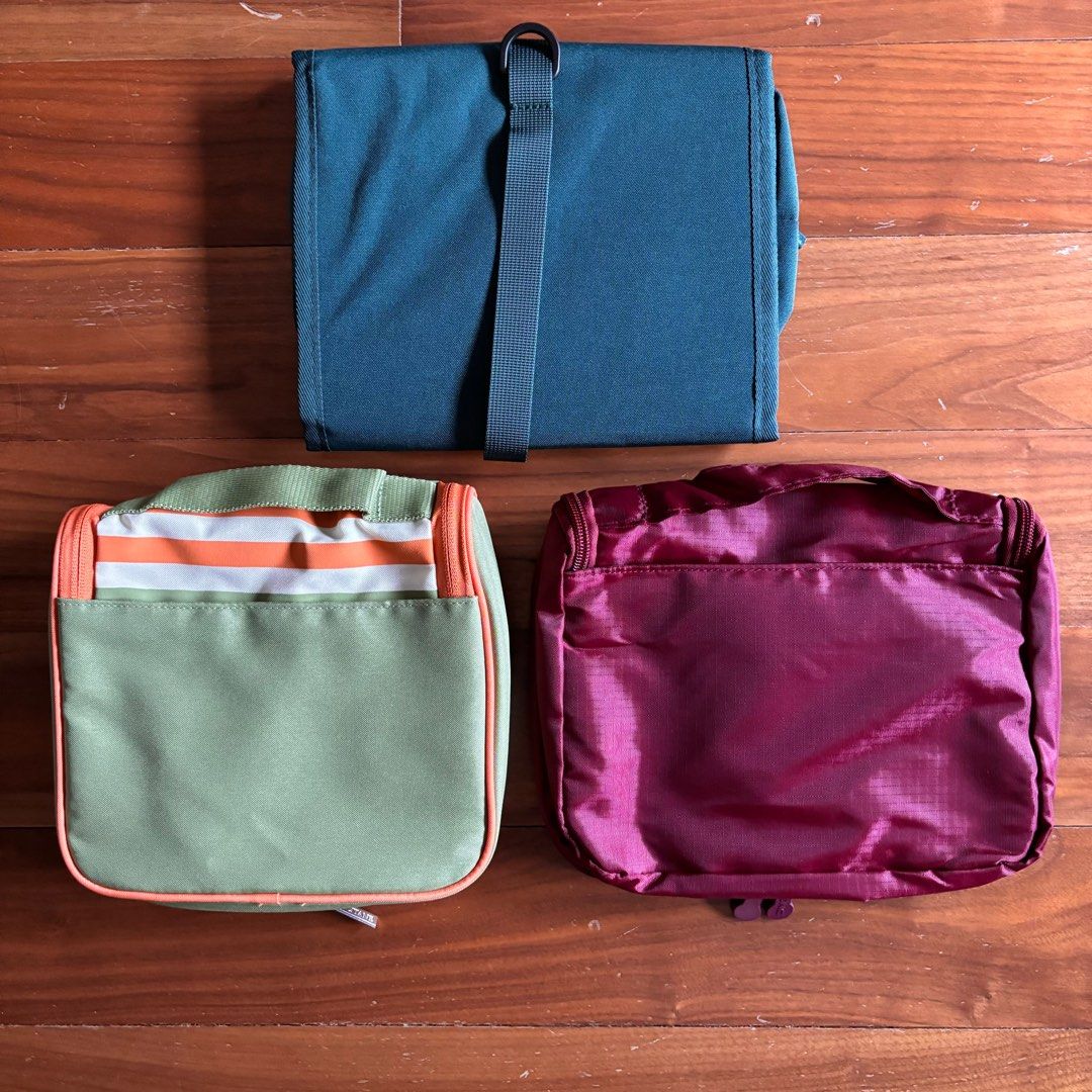 Uniqlo GNC Loccitane Toiletries Bag with Hanger