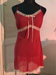 VICTORIA SECRET red lace night gown