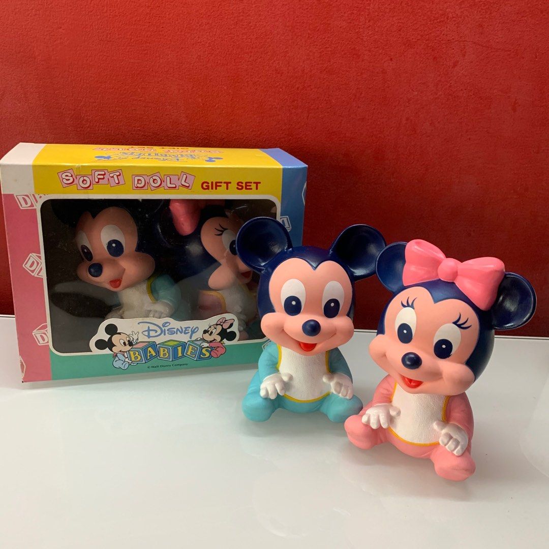 Vintage Mickey Minnie (Category: Vintage Collectibles) located in Manila. Submitted by coolandchic (Listing ID 1292922815, Image 1). Description: Stored Never used .