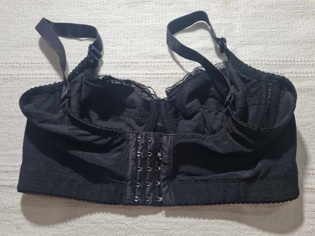 Filativa bra 36a, Women's Fashion, New Undergarments & Loungewear on  Carousell