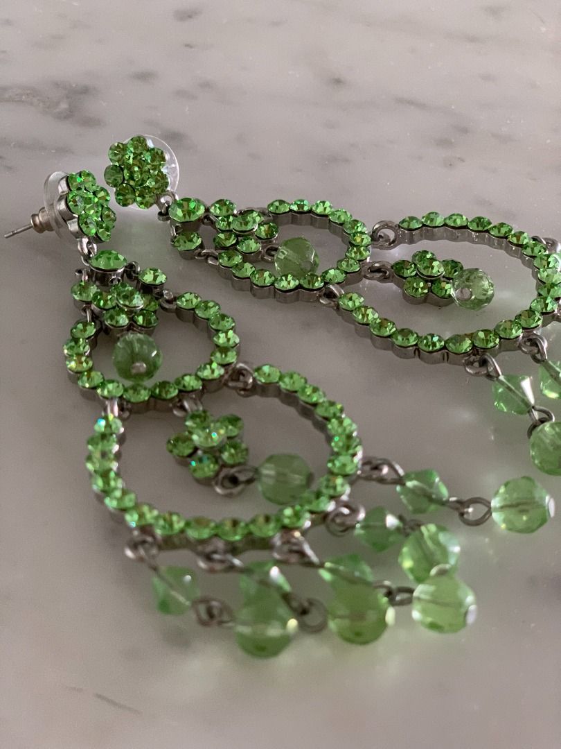 Women's Green Sparkly Drop Earrings (Category: Earrings) located in Kuala Lumpur. Submitted by shop.marie.preloved (Listing ID 1292959132, Image 2). Description: ✔️Serious buyers only. ✔️Please read the full item description. Women's Green Sparkly Drop Statement Earrings Bought in the UK Costume Jewelry Earrings Type: Drop Earrings Occasion: Party, weddings and events Length: 10cm Condition: Only used twice for events. No gems missing. One of the